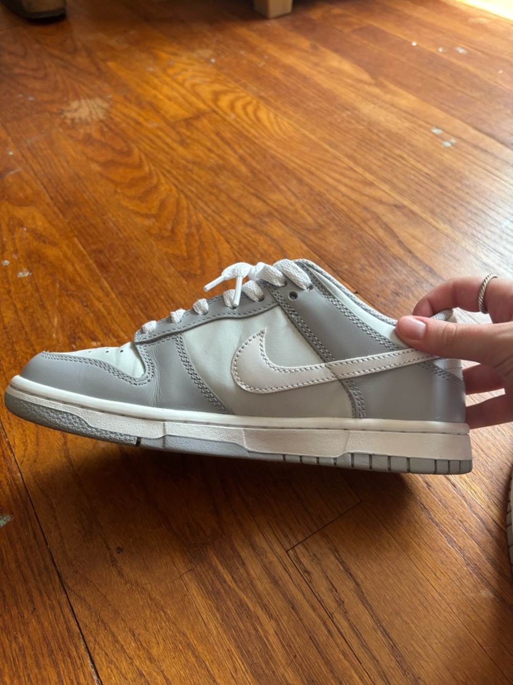 Kids 5.5y (women’s 7) wolf grey dunks - Picture 6 of 10